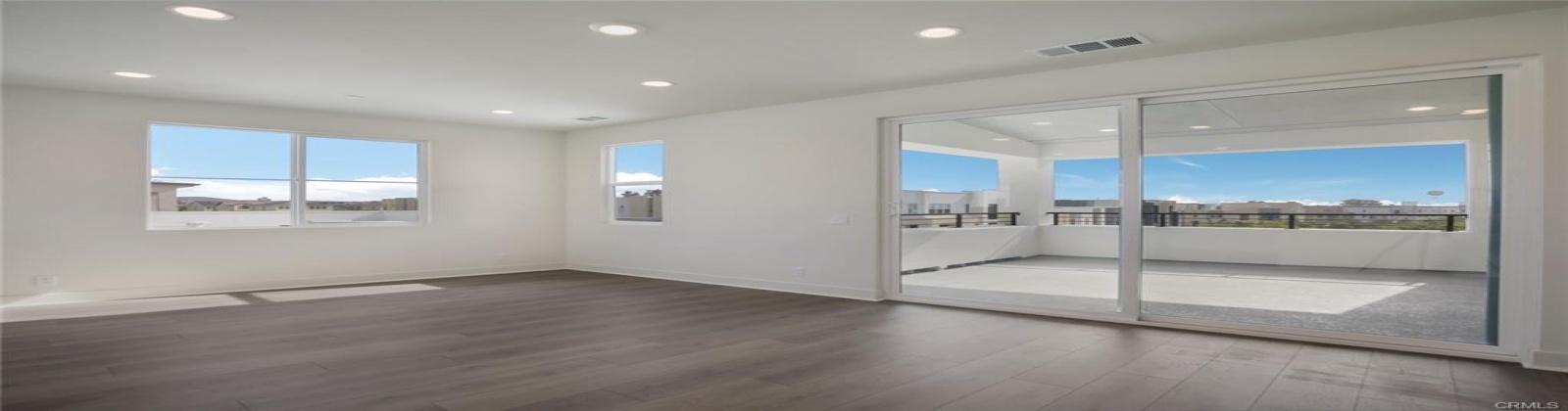 Paramount, Irvine, California 92618, 4 Bedrooms Bedrooms, ,3 BathroomsBathrooms,Condominium,For Sale,Paramount,200015450